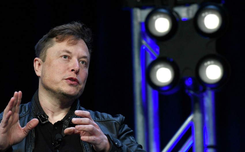 Billionaire Musk considering quitting his job