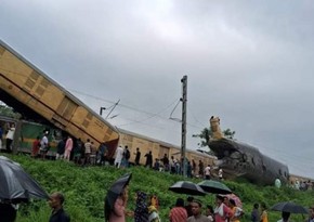 Число погибших в железнодорожной катастрофе в Индии увеличилось до 8 