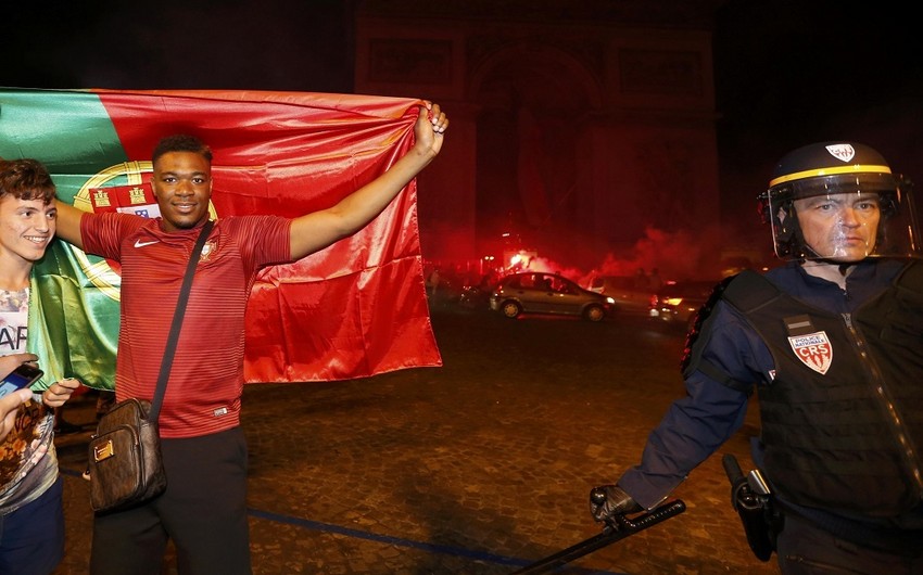 Более 40 человек были задержаны полицией в ходе беспорядков во время финала Евро-2016