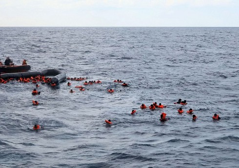 Около 60 направлявшихся в Европу мигрантов утонули у берегов Ливии