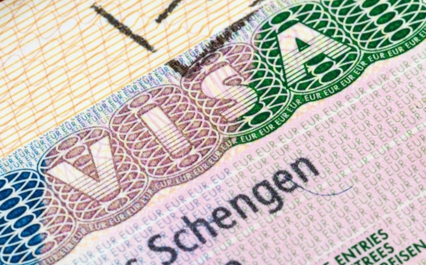 С февраля изменятся правила получения шенгенских виз