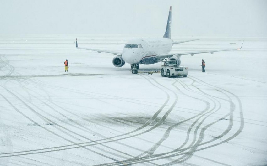 В Японии из-за снегопадов отменили более 140 авиарейсов