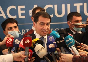 Хикмет Гаджиев обратился к журналистам: Поменьше ссылайтесь на армянские СМИ 