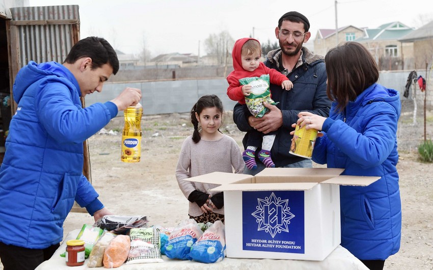 Heydər Əliyev Fondu ünvanlı sosial yardım alan ailələrə Novruz sovqatları paylayıb