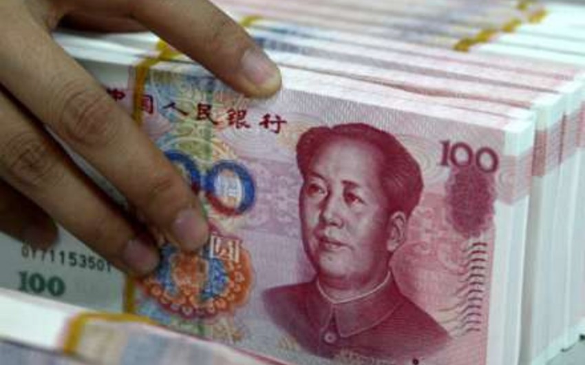 Chinese yuan slumps to six-year low
