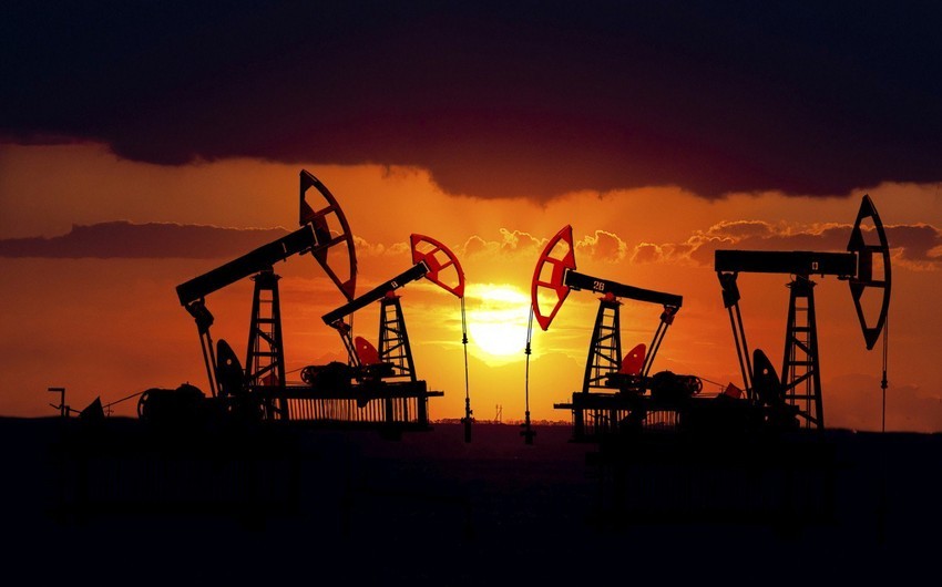 Цена азербайджанской нефти приблизилась к 85 долларам