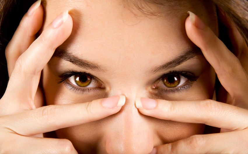 Alimlər bəzi xəstəlikləri insanın gözlərinin rəngi ilə əlaqələndirirlər