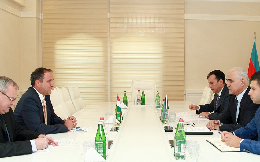 Azerbaijani and Hungarian businessmen will meet next month
