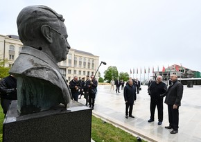 Azərbaycan və Belarus prezidentləri Şuşada işğal dövründə gülləbaran edilmiş heykəllərə baxıblar 