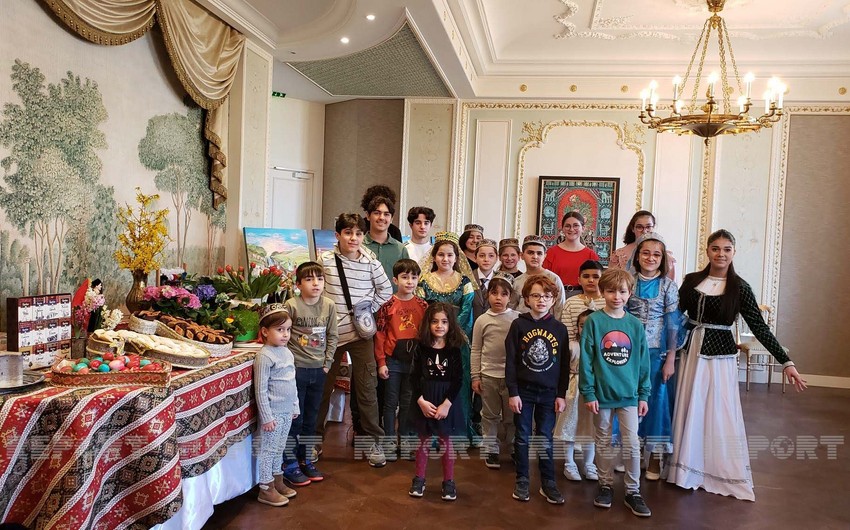 В Париже для детей организован праздник Новруз