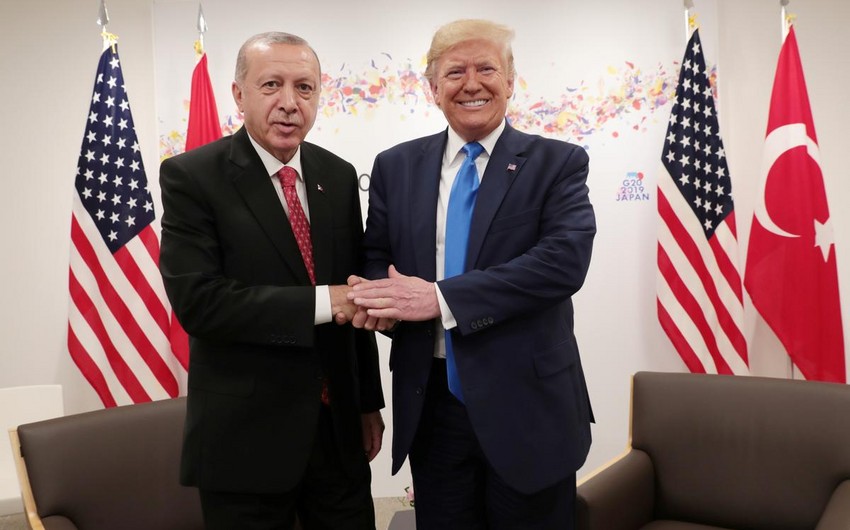 Эрдоган и Трамп обсудили по телефону ситуацию в Восточном Средиземноморье