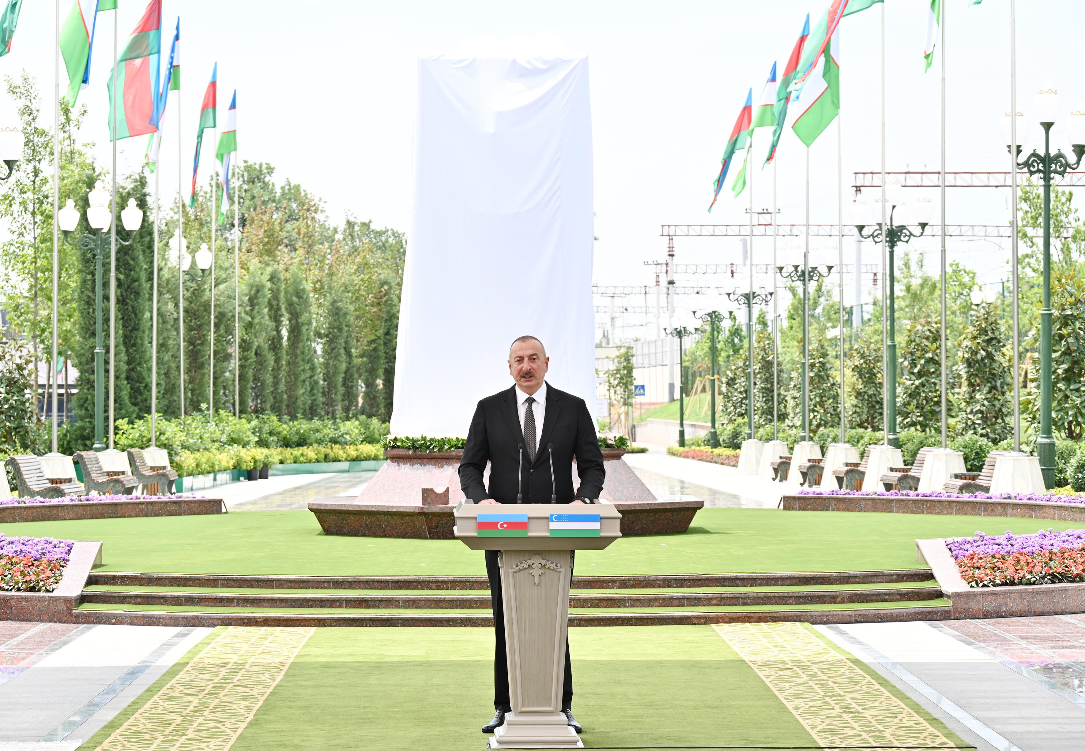 Погода в азербайджане 2022. Гейдар Алиев в Ташкенте.