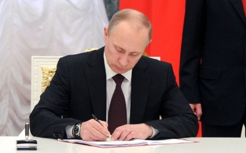 ​Putin Ukrayna ilə azad ticarət zonası haqqında sazişin dayandırılmasına dair fərman imzalayıb
