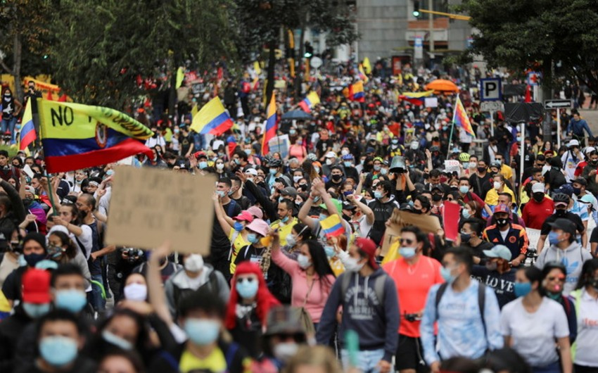 Во время протестов в Колумбии погибли не менее 17 человек
