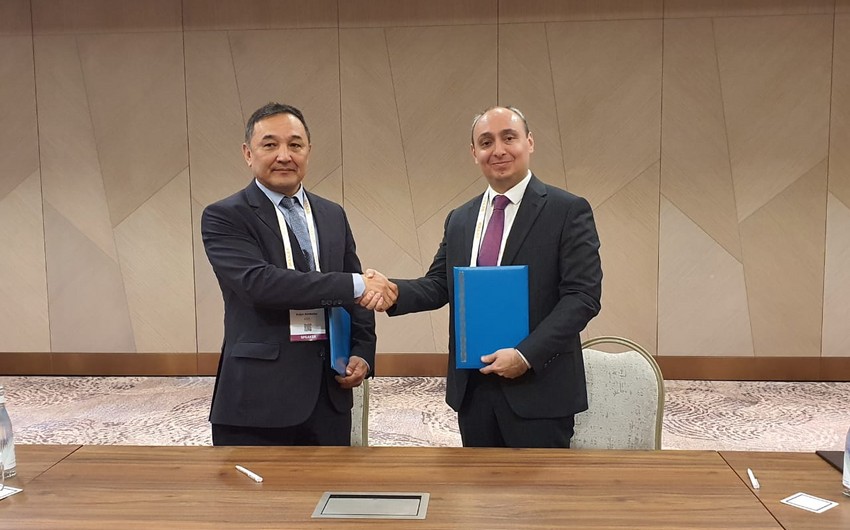 Азеркосмос подписал соглашение о сотрудничестве с казахстанской компанией