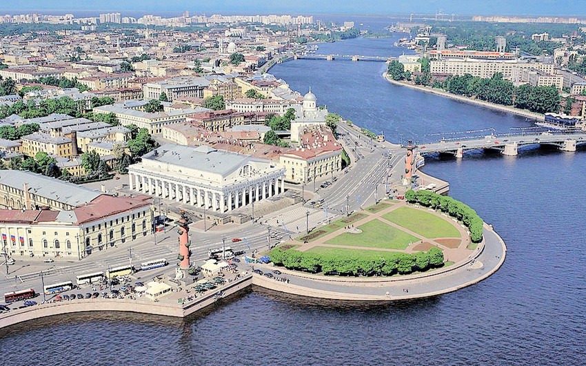 Azərbaycanın Sankt-Peterburq və Yekaterinburqdakı baş konsulları geri çağırılıb