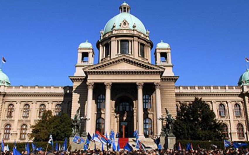 ​Правительство Сербии потребовало от президента роспуска парламента