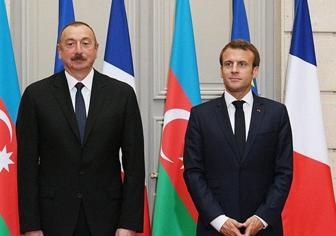 Ильхам Алиев и Эмманюэль Макрон обсудили ситуацию на армяно-азербайджанской границе