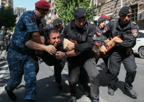 Ermənistanda müxalifətçilər seçkilərlə əlaqədar kütləvi şəkildə saxlanılıb