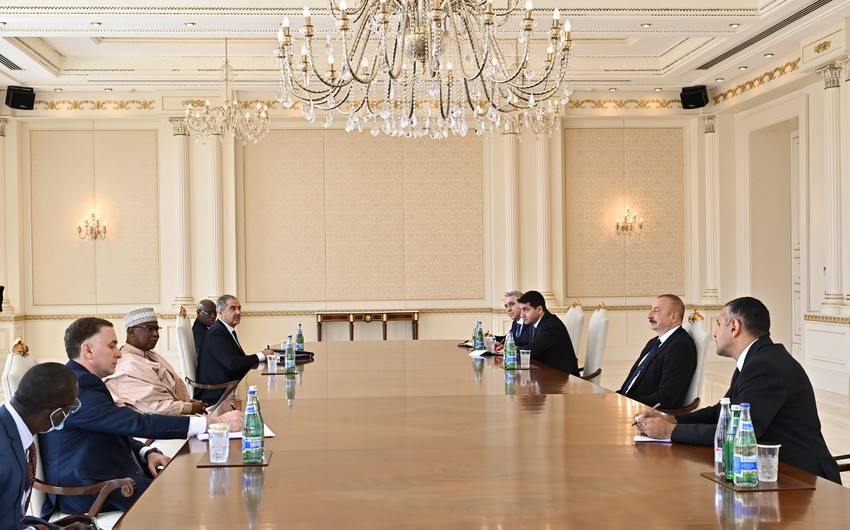 Президент Ильхам Алиев принял генсека Организации исламского сотрудничества