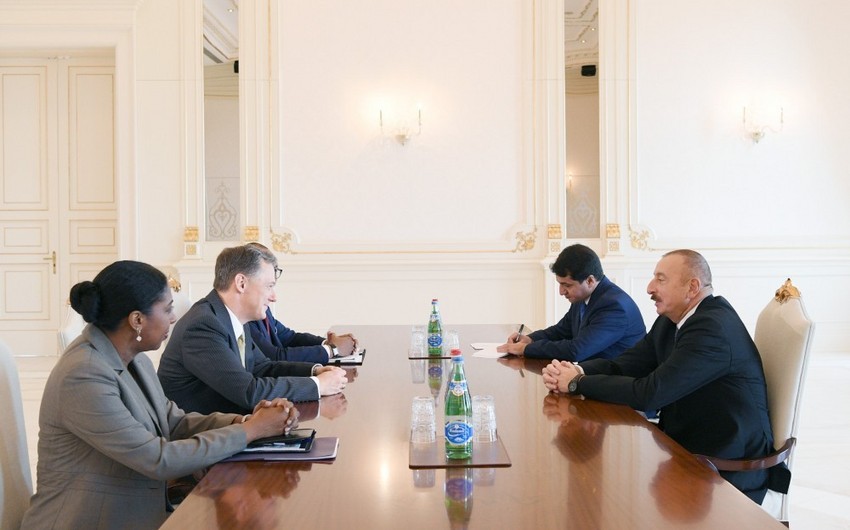 President Ilham Aliyev receives US delegation