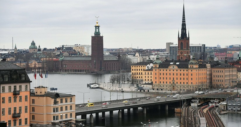 Швеция отменила тесты на COVID-19 для въезжающих в страну 