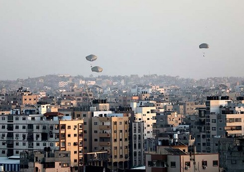ОАЭ и Египет начали доставлять помощь на север сектора Газа по воздуху