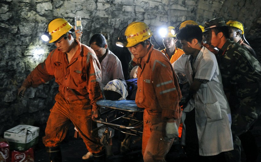 В Китае в результате аварии на шахте 19 человек оказались под завалами