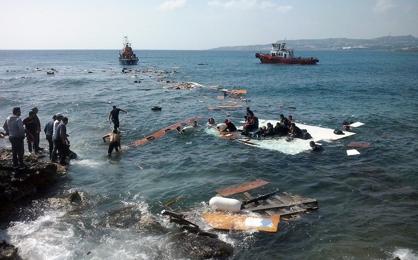 МОМ: Более 450 мигрантов, возможно, погибли при кораблекрушении в Средиземном море