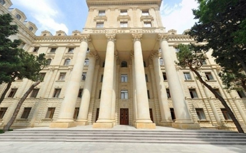 Official Baku recommends Pashinyan to study principles of international law