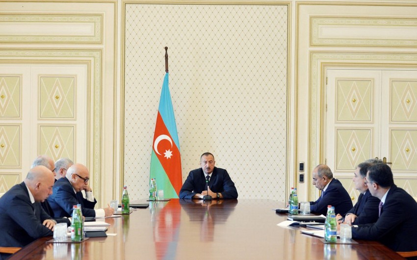 President Ilham Aliyev chaired a meeting on economic issues and preparation of the State Budget for 2016