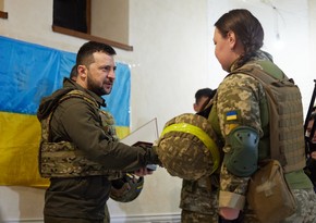 Zelenski Ukraynanın müdafiəsinə görə medalını təsis edib