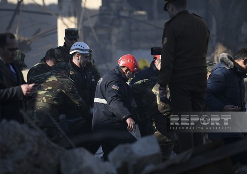 Число погибших в результате взрыва в цехе в Баку достигло 9 человек
