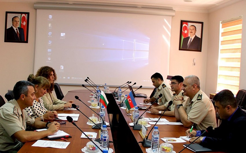 Обсуждены перспективы развития военного сотрудничества между Азербайджаном и Болгарией