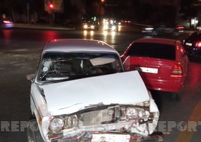 В Баку столкнулись два автомобиля