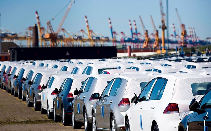 Азербайджан увеличил импорт автомобилей в 2,5 раза