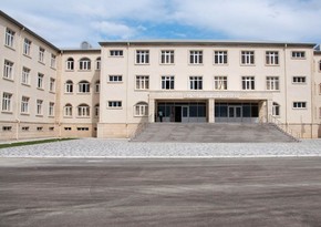 В бакинской школе, где произошел пожар, возобновлено обучение