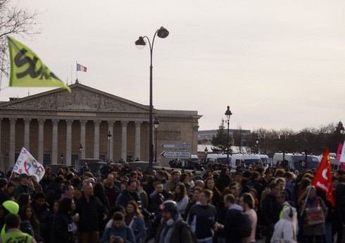 Французские профсоюзы намерены продолжать забастовки против пенсионной реформы