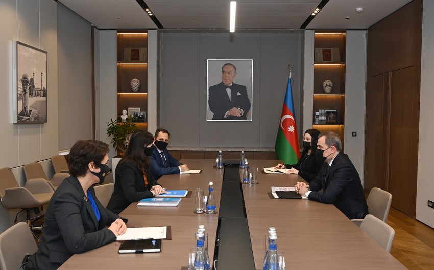 Джейхун Байрамов встретился с резидентом-координатором ООН в Азербайджане 