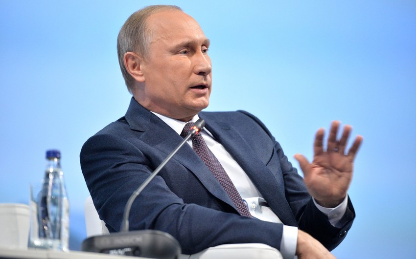 Rusiya prezidenti: Bütün səs-küylü olayları izləyirəm