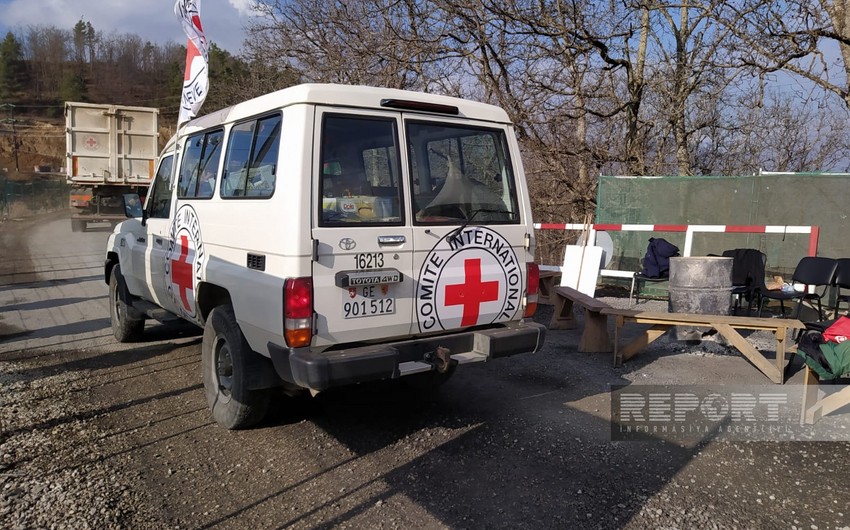 ICRC vehicles freely use Khankandi-Lachin road