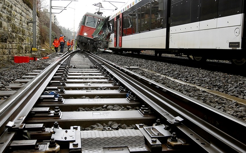 В Швейцарии столкнулись два пассажирских поезда, 27 человек ранены