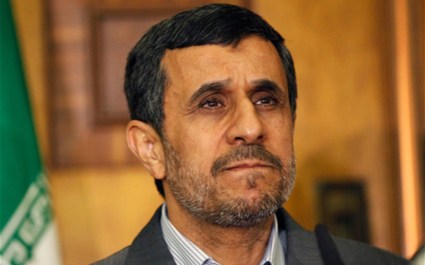 Iranian ex-president Ahmadinejad registers new bid for post