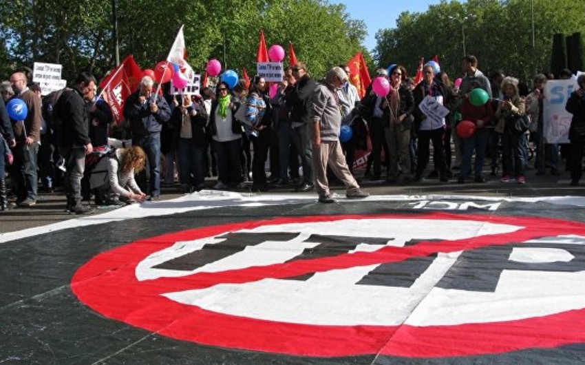 В Берлине на акцию против торгового соглашения ЕС и США вышли 250 тыс. человек