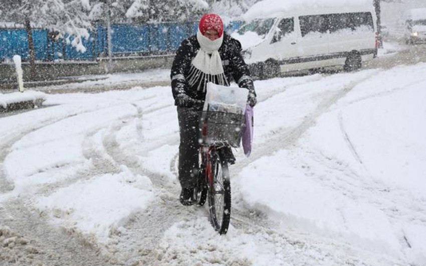 Snows in Turkey's several cities
