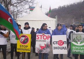 Protest rally continues on Khankandi-Lachin road, participants chanting slogans