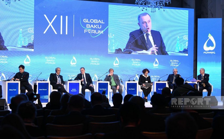 Nazir: Yeni dünya düzənində çoxtərəfli təsisatlara qoşulmaq zəruridir