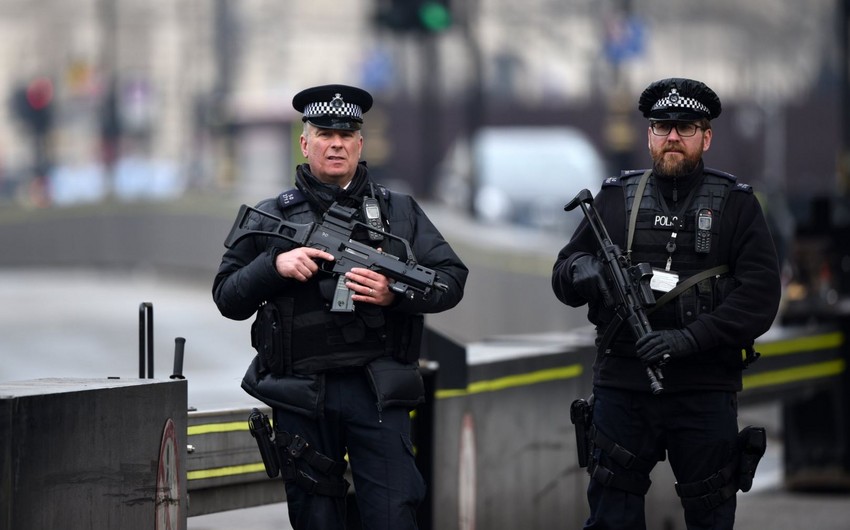 Полиция Лондона сообщила о временной эвакуации людей с Трафальгарской площади
