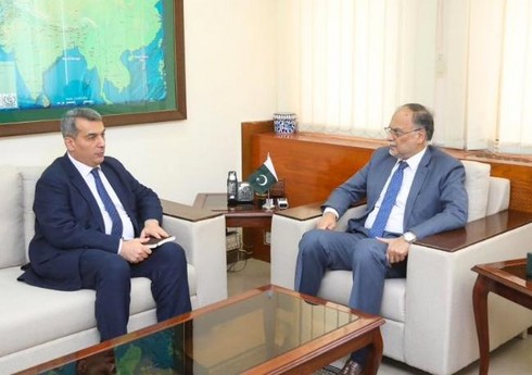 Посол Азербайджана обсудил с пакистанским министром развитие экономического партнерства