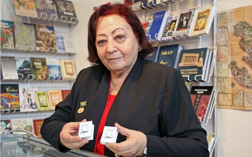 Director of Miniature Books' Museum celebrates her 83 years